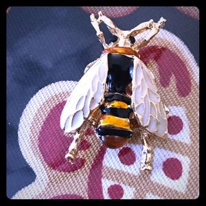 5/$30 bee pins gold